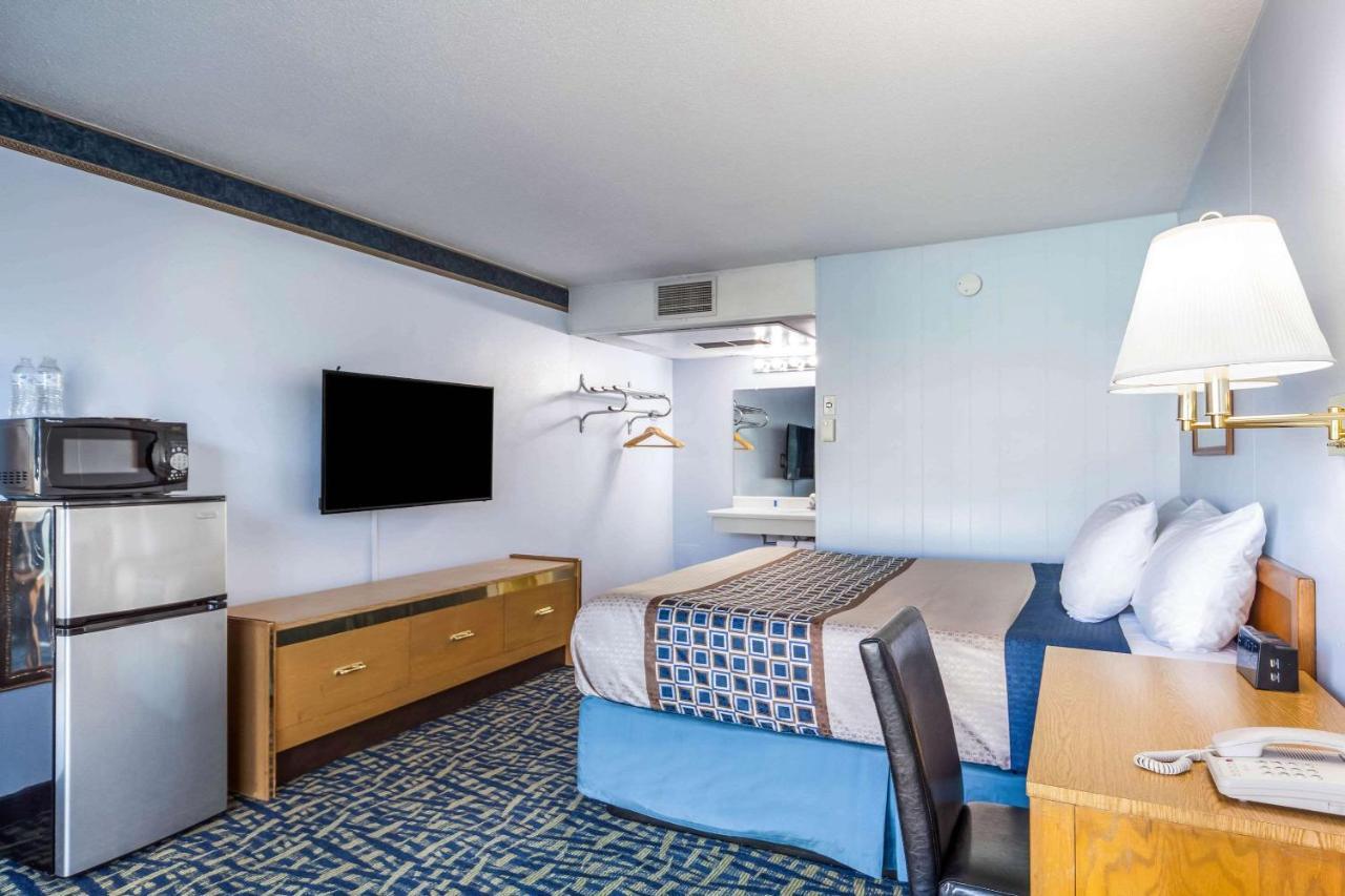 Hospitality Inn นอร์ทแพลตต์ ภายนอก รูปภาพ