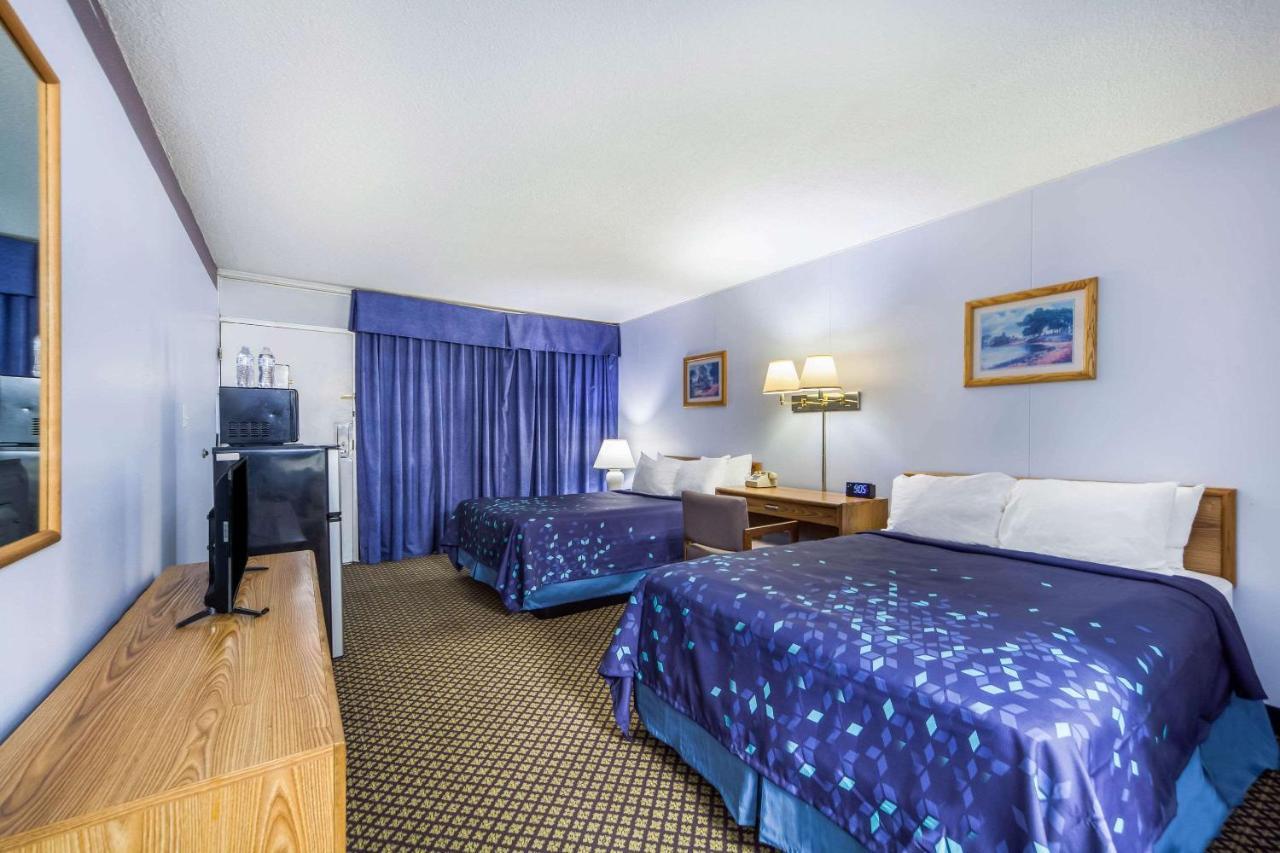 Hospitality Inn นอร์ทแพลตต์ ภายนอก รูปภาพ